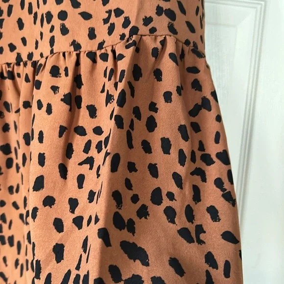 Amazon Ruffle Top - Picture 3 of 3